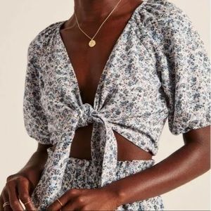 Abercrombie and Fitch tie front cropped linen blend floral blouse.